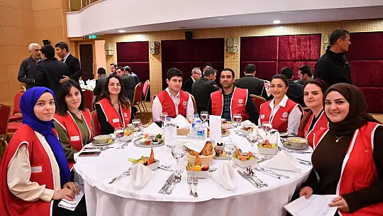 Edremit'te Şehit Aileleri Ve Gazilere İftar Verildi