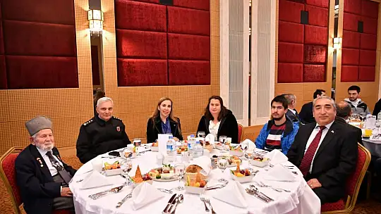 Edremit'te Şehit Aileleri Ve Gazilere İftar Verildi