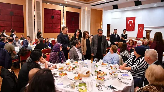 Edremit'te Şehit Aileleri Ve Gazilere İftar Verildi
