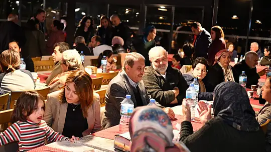 Edremit'te Şehit Aileleri Ve Gazilere İftar Verildi