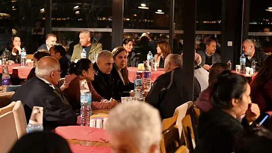 Edremit'te Şehit Aileleri Ve Gazilere İftar Verildi