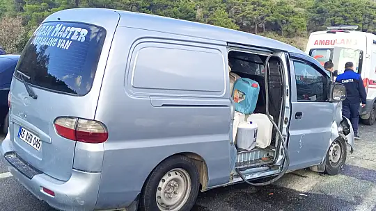 İşçi Minibüsüne Arkadan Çarpma Sonucu Oluşan Kazada 15 ZEYTİN İŞÇİSİ YARALANDI...