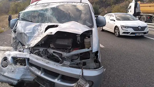 İşçi Minibüsüne Arkadan Çarpma Sonucu Oluşan Kazada 15 ZEYTİN İŞÇİSİ YARALANDI...