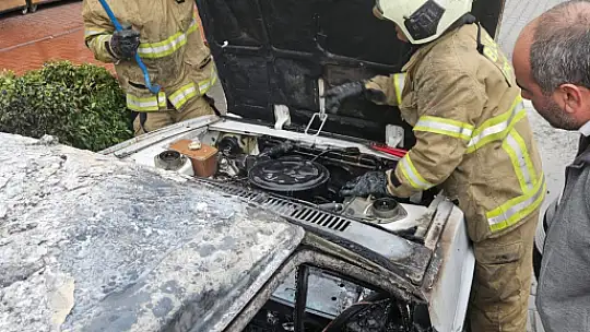 Burhaniye'de Araç Yangınına İtfaiyeden Anında Müdahale