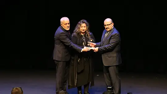 Balıkesir'de 'Hasan Basri Çantay Gazetecilik Ödülleri' Dağıtıldı