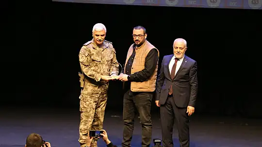 Balıkesir'de 'Hasan Basri Çantay Gazetecilik Ödülleri' Dağıtıldı