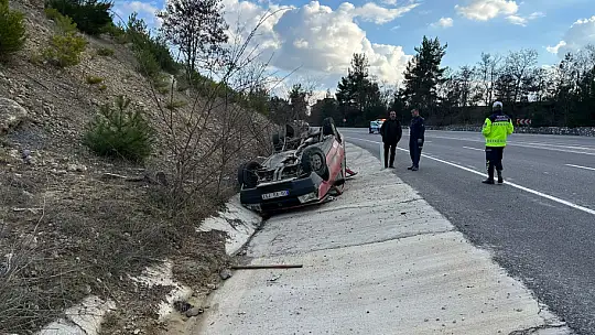 DURSUNBEY'DE KAZA ÜÇ KİŞİ YARALI