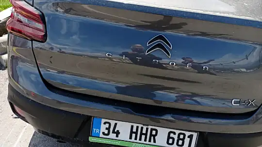 GÜRE'DE 2 ARAÇ KAZA YAPTI 3 KİŞİ YARALANDI