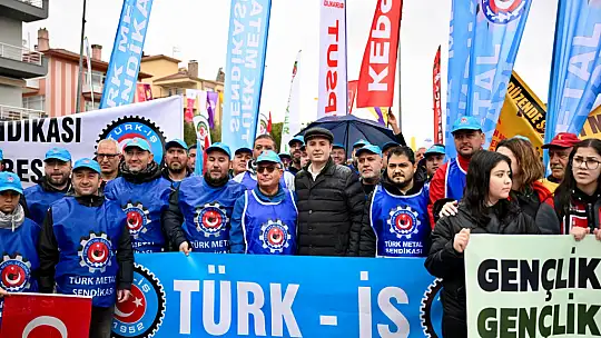 Başkan Akın 1 Mayıs'ı emekçilerle birlikte kutladı