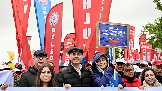 Başkan Akın 1 Mayıs'ı emekçilerle birlikte kutladı