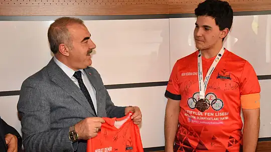 Altıeylül Fen Lisesi Öğrencilerinden Matematik Olimpiyatlarında Büyük Başarı