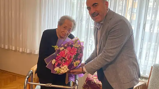 Anneler Günü'nde Emekli Öğretmenler Unutulmadı