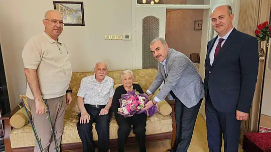 Anneler Günü'nde Emekli Öğretmenler Unutulmadı