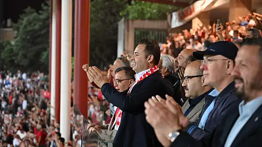 Ahmet Akın, BALKES maçında takımla tek yürek oldu