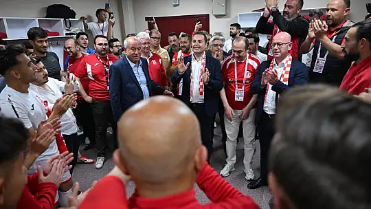 Ahmet Akın, BALKES maçında takımla tek yürek oldu