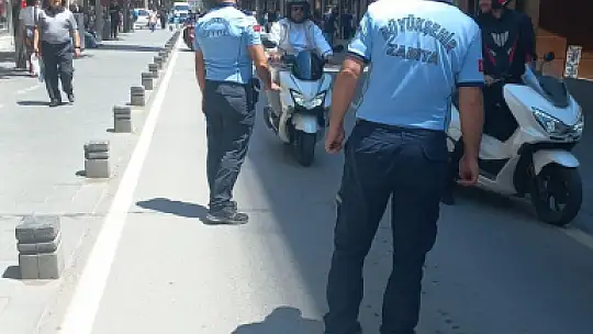 Milli Kuvvetler Caddesi'nde motosiklet denetimi