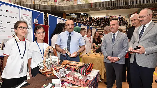 4006-C TÜBİTAK Bilim Fuarı Festivali: Balıkesir'in Genç Beyinleri Fark Yarattı
