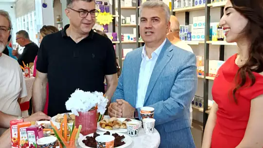 Turgut Eczanesi Görkemli Bir Törenle Açıldı