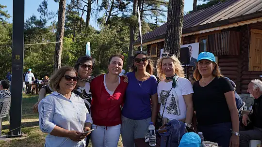Balıkesir'de emekliler Büyükşehir'in pikniğinde buluştu