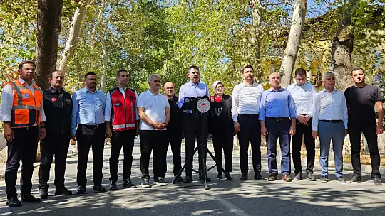 Sındırgı'da Depremin Üçüncü Gününde de Devlet Millet Elele