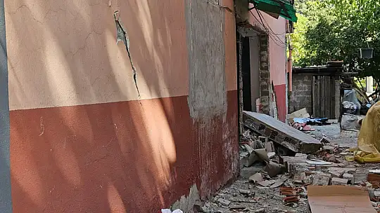 Sındırgı'da Depremin Üçüncü Gününde de Devlet Millet Elele