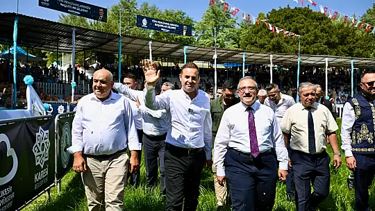 Kurtdereli Güreşleri başladı Ahmet Akın, Yeni Tribün Sözünü Tuttu