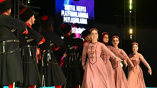 Akın: 'Bizler, hep birlikte büyük bir aileyiz'