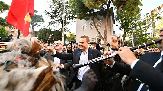 Büyükşehirden Dünya Balıkesirliler Günü'nde muhteşem kortej