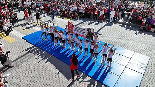 CUMHURİYETİMİZİN 102. YILI BURHANİYE'DE COŞKUYLA KUTLANDI