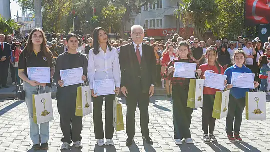 CUMHURİYETİMİZİN 102. YILI BURHANİYE'DE COŞKUYLA KUTLANDI