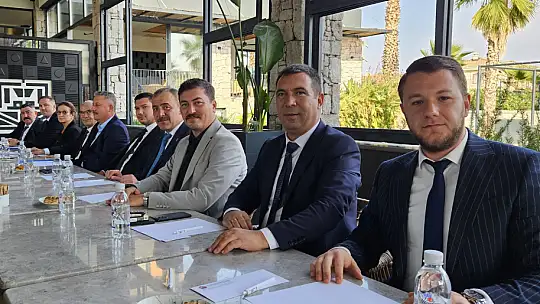 AK Parti Balıkesir Teşkilatı Ayvalık'ta Buluştu:   'Bu milletin hizmet siyaseti bitmez'