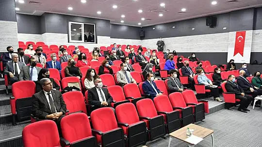 Vali Şıldak Aile ve Sosyal Hizmetler İl Müdürlüğü'nün Çalışmalarını Değerlendirdi