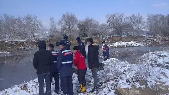 İvrindi'de Koca Çay'a düşen genç avcı boğuldu