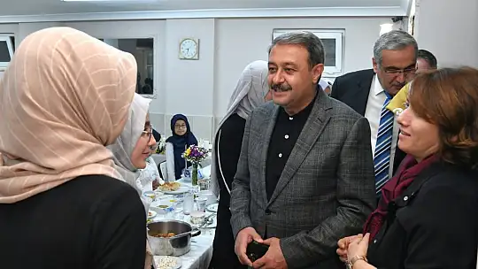 Vali Şıldak Kuran Kursunda Öğrencilerle İftar Yaptı
