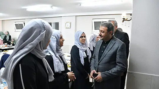 Vali Şıldak Kuran Kursunda Öğrencilerle İftar Yaptı