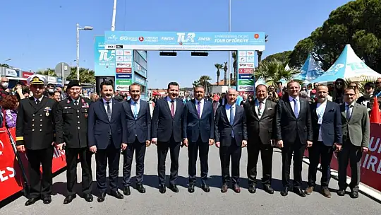 Cumhurbaşkanlığı Türkiye Bisiklet Turu Ayvalık'ta Mola Verdi