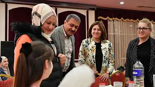 Protokol yetim çocuklar ve anneleriyle iftarda buluştu