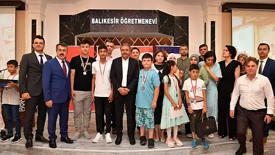 Bu Gençler Balıkesir'in Akıl ve Zeka Küpleri