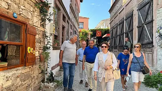 Şıldak Ailesi'den Sürpriz Mahalle Ziyaretleri
