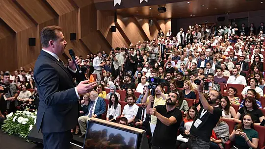lber Ortaylı, Balıkesir'de şehir ve insan ilişkisini anlattı