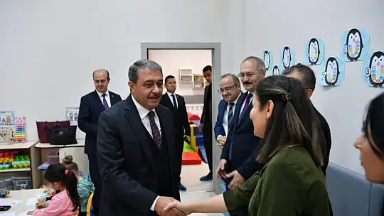 Vali Şıldak'tan Miniklere Ziyaret