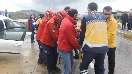 Burhaniye'de Trafik Kazası: 3 Yaralı