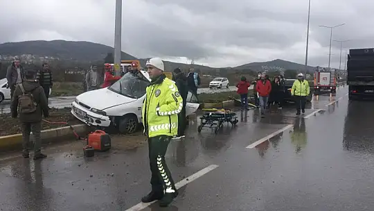 Burhaniye'de Trafik Kazası: 3 Yaralı