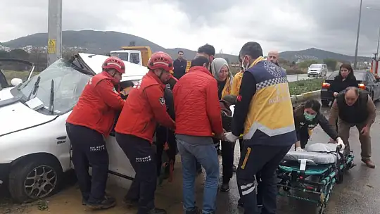 Burhaniye'de Trafik Kazası: 3 Yaralı