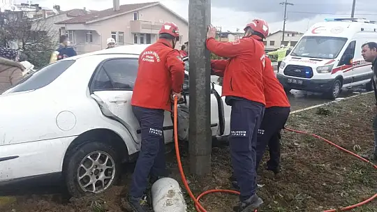 Burhaniye'de Trafik Kazası: 3 Yaralı