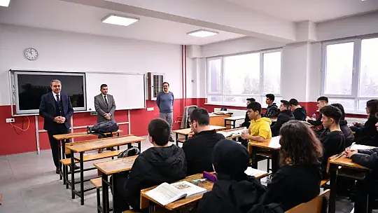 Vali Şıldak'tan 2023'ün İlk Okul Ziyareti