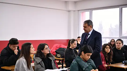 Vali Şıldak'tan 2023'ün İlk Okul Ziyareti