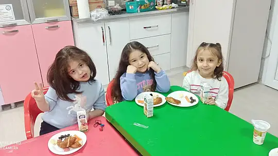 Okul Öncesinde Haftada 5 Gün 'Ücretsiz Yemek' Uygulaması Başladı