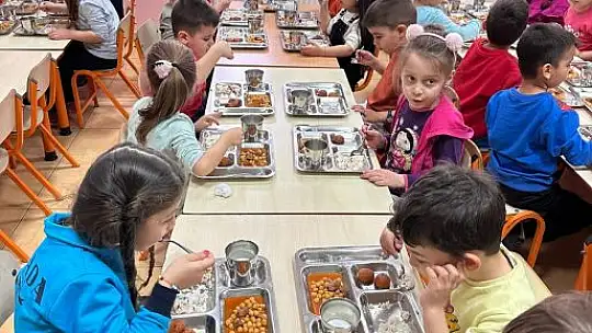 Okul Öncesinde Haftada 5 Gün 'Ücretsiz Yemek' Uygulaması Başladı