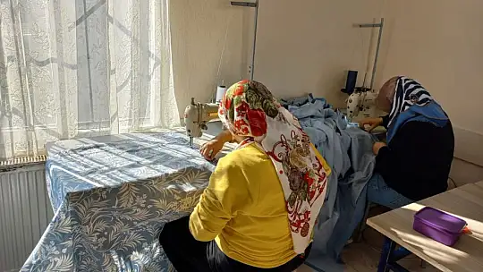 Dikiş Makinelerinin Başına Bu Kez Depremzedeler İçin Geçtiler